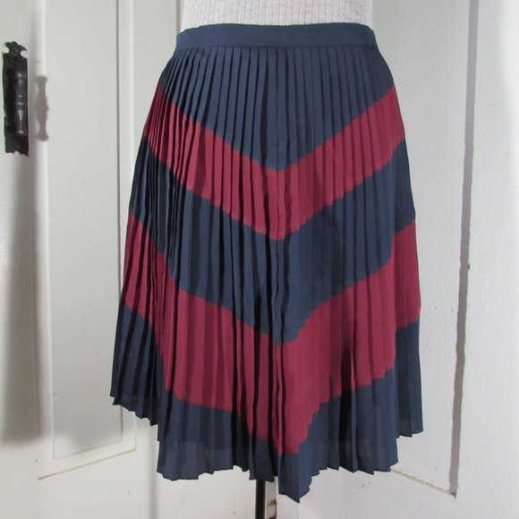 J. CREW Burgundy and Navy Blue Chevron Stripes Pleated Skirt - Picture 1 of 6